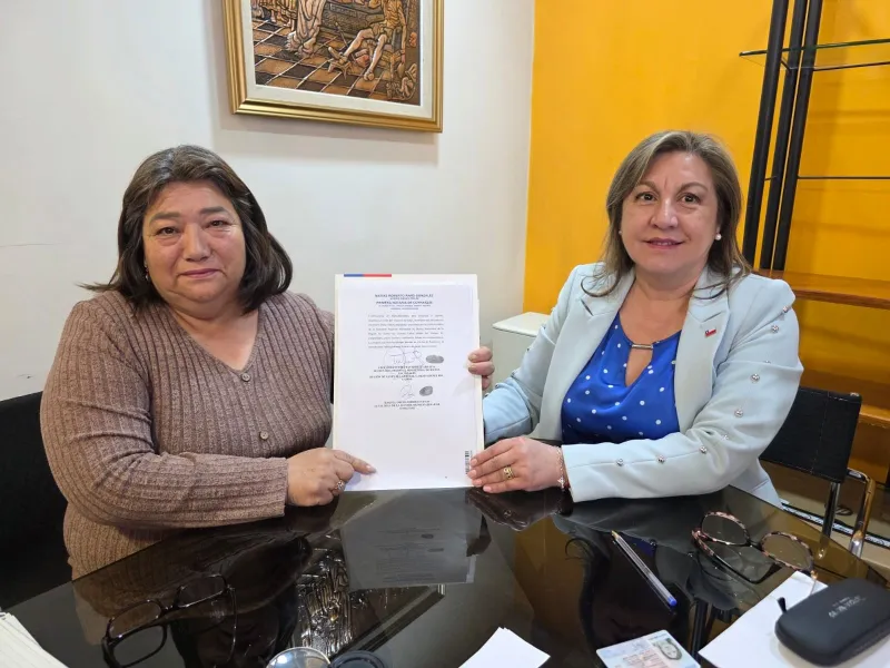 Para Dideco y Junta de Vecinos: Se firmaron escrituras que permitirán entregar concesión de inmueble fiscal por 20 años en Villa O´Higgins
