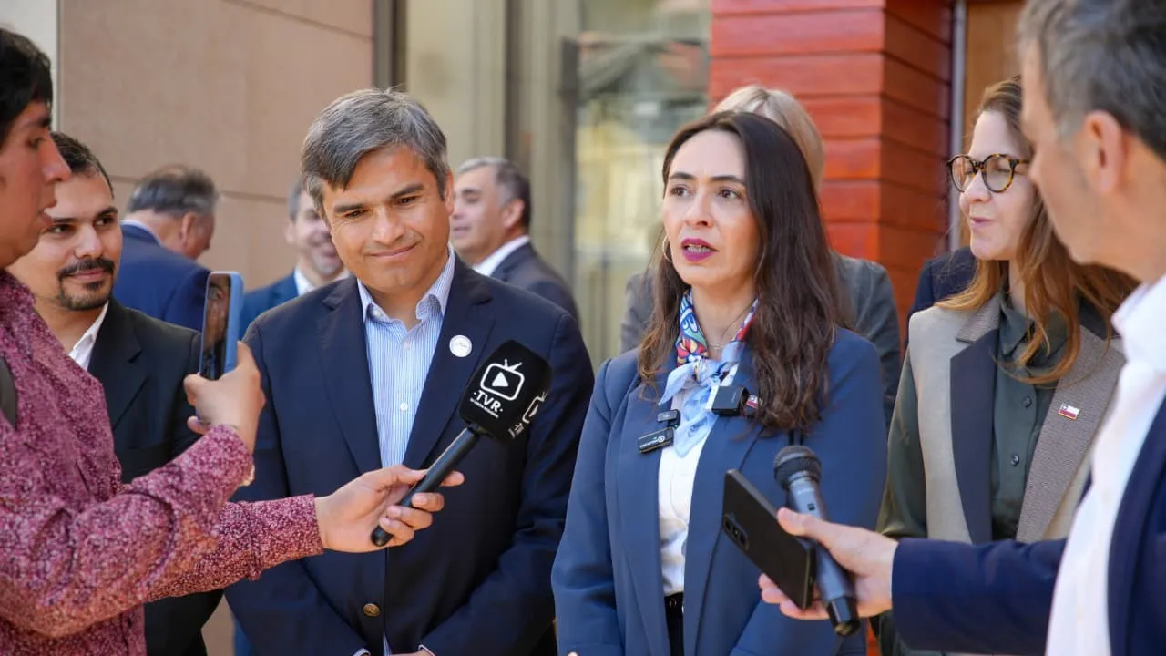 AYSÉN FIRMA CONVENIO CON FRAUNHOFER PARA IMPULSAR ENERGÍA
